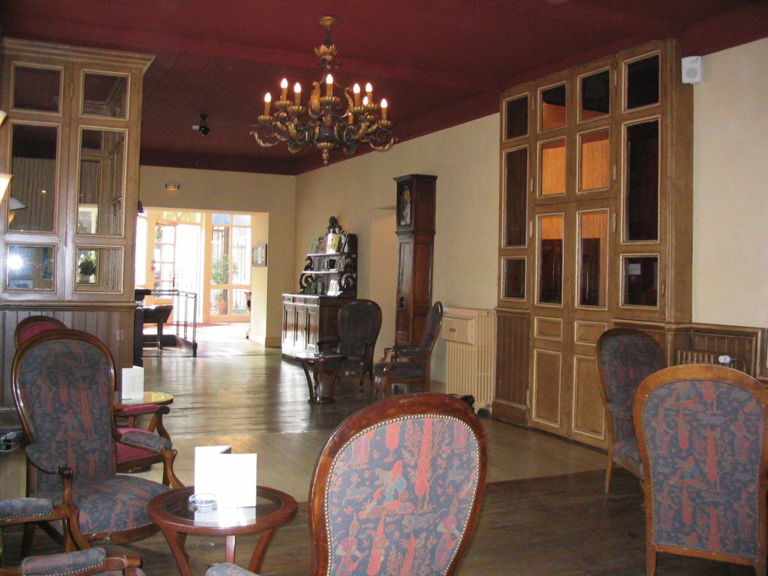 Hotel Au Pavillon Du Frene Lacaune Exteriör bild