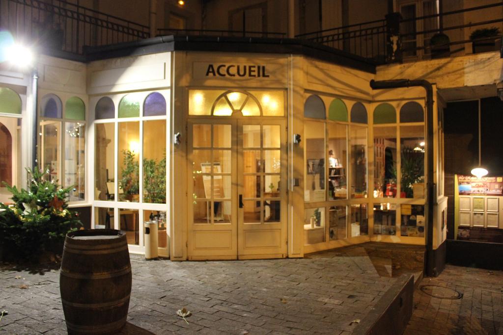 Hotel Au Pavillon Du Frene Lacaune Exteriör bild