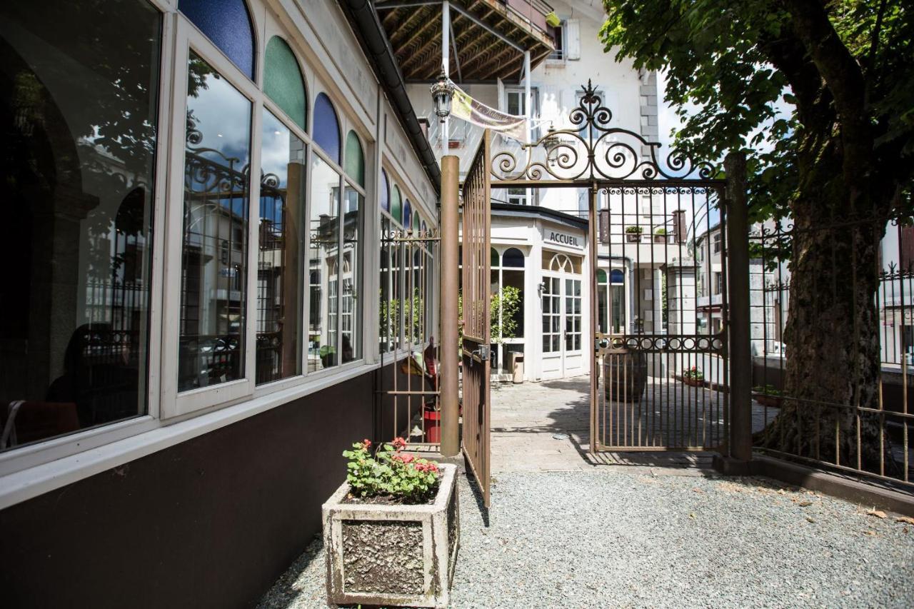 Hotel Au Pavillon Du Frene Lacaune Exteriör bild